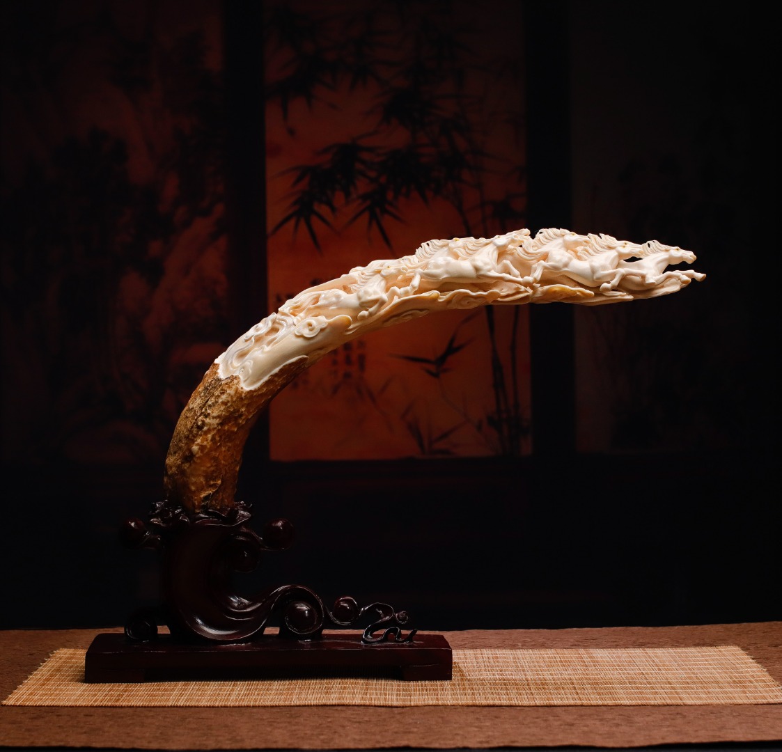 《八駿馬》擺件猛犸上等冰料，一體鏤空設(shè)計(jì)雕刻